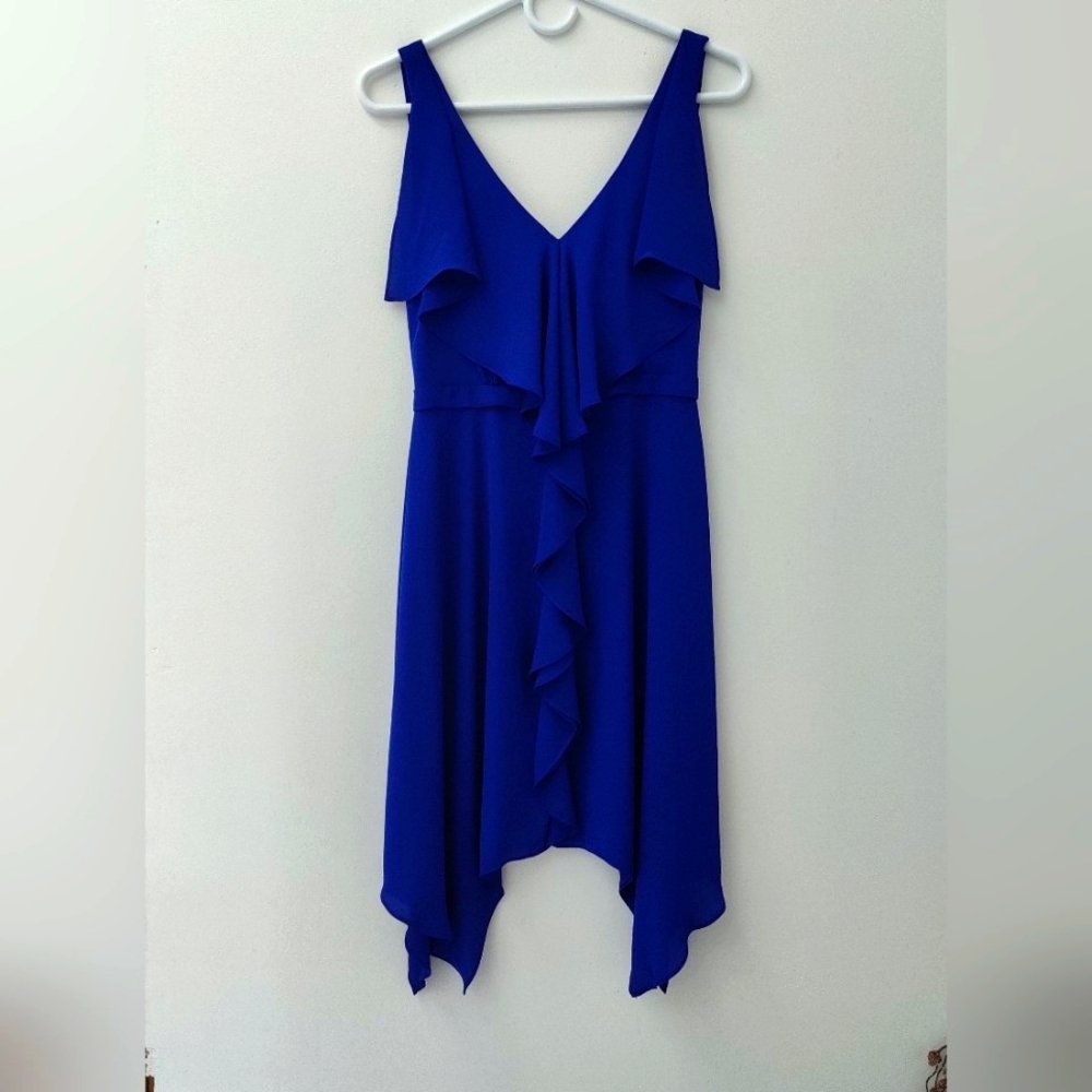 BCBGMAXAZRIA Elegant Blue Sleeveless Dress Size 02